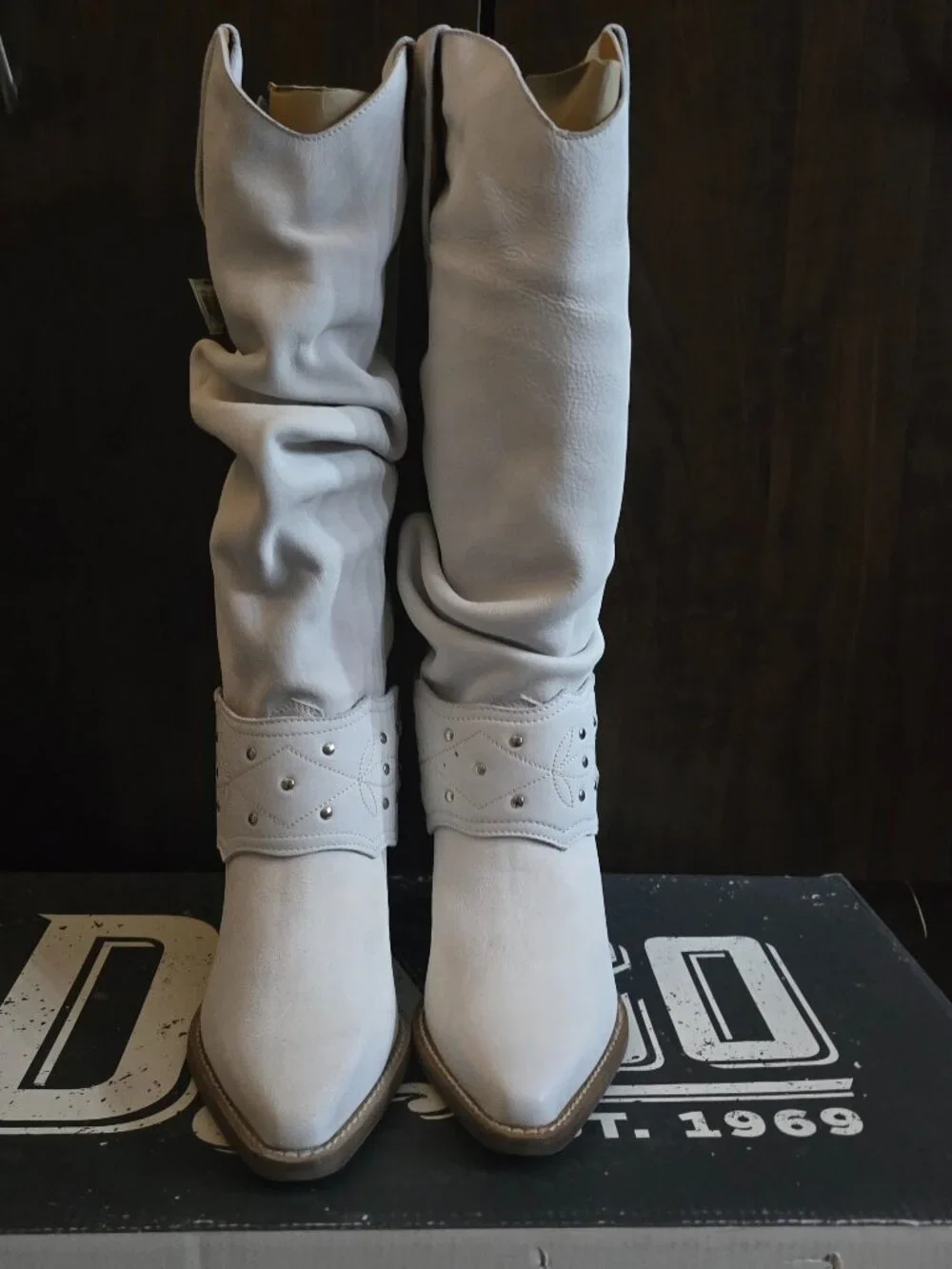 Dingo women boots | D12285 Grit N' Grace in White | Retail price $190